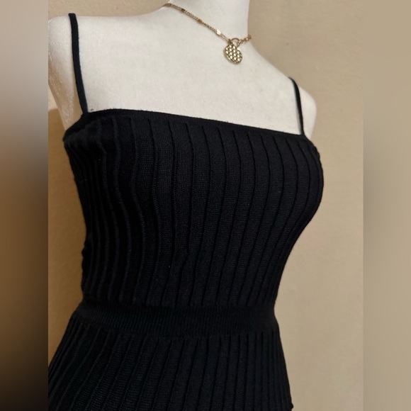 Olivaceous Robbie Maxi Dress-Black/Khaki
Spaghetti Straps SZ Small NWT - Picture 6 of 13